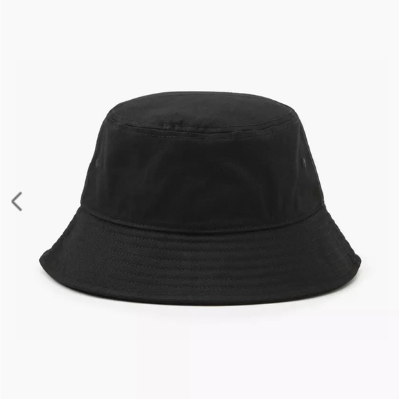 Levi's Black Batwing Logo Bucket Hat - Picture 2 of 6